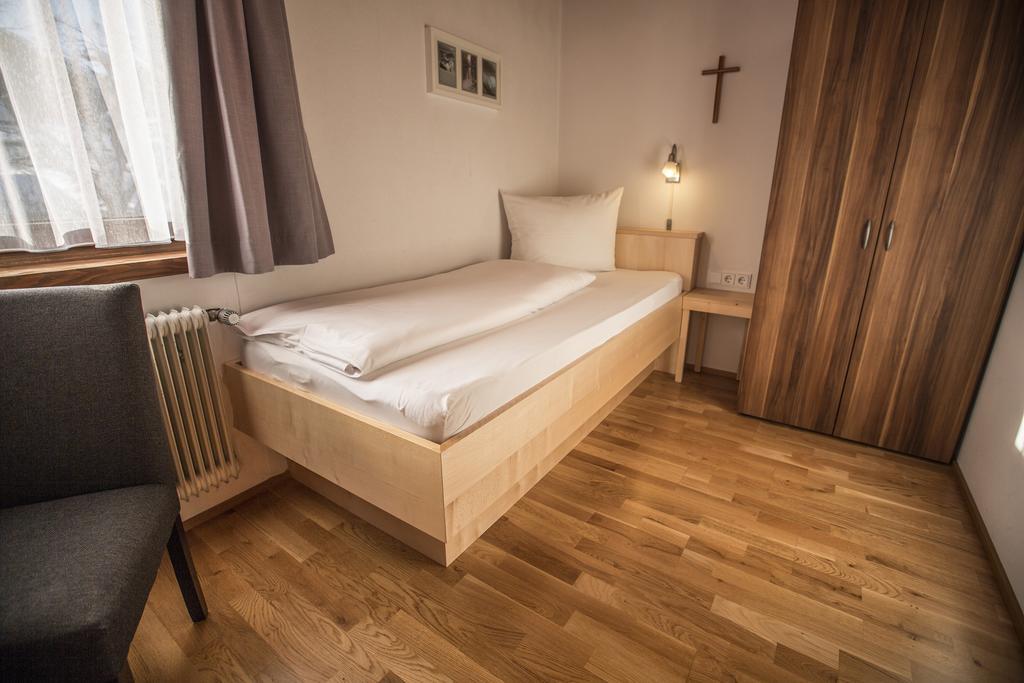 Gaestehaus-Pension Barbara Анделсбух Стая снимка